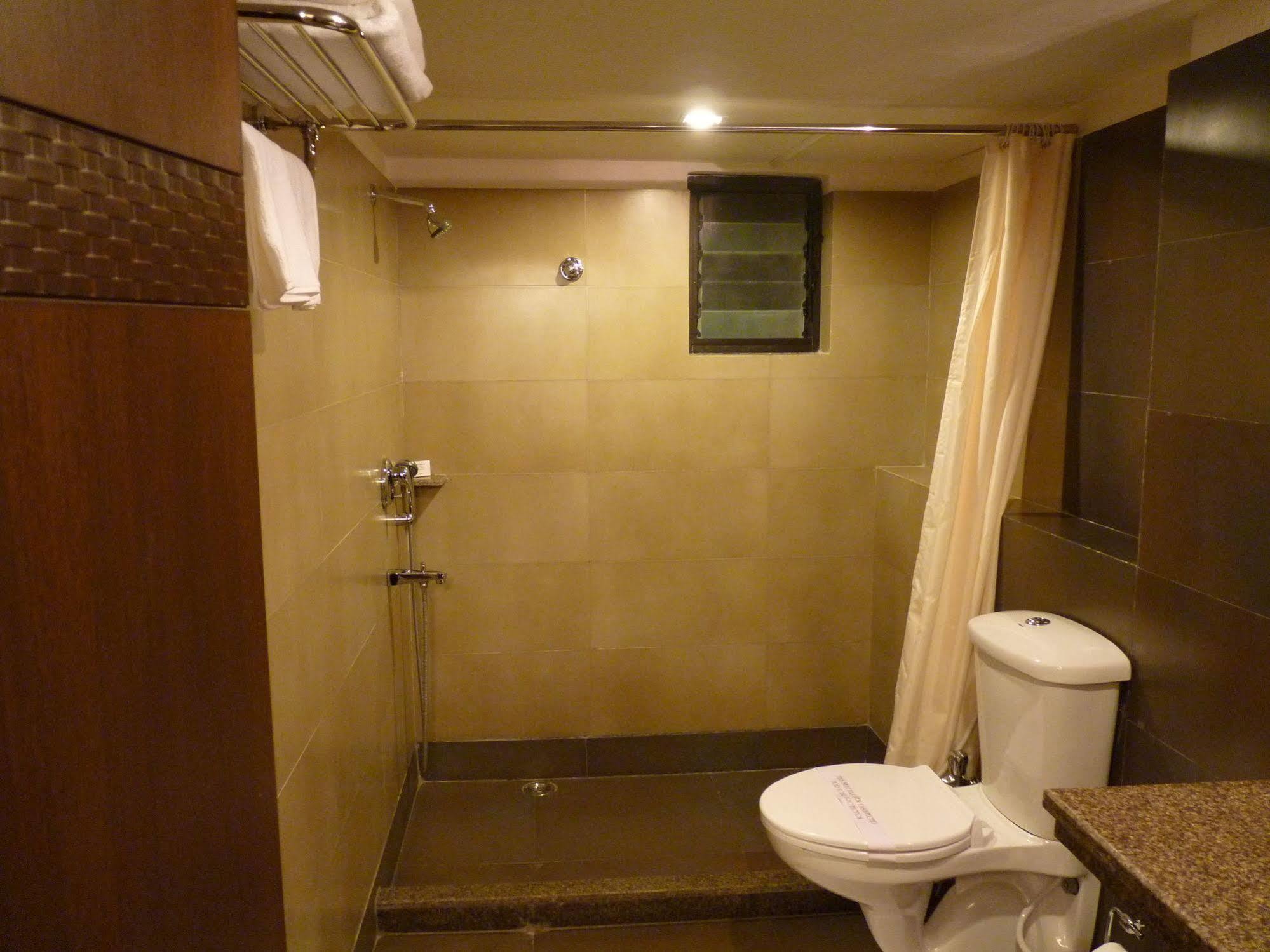 Treebo Trend Hotel Relax Inn Kolkata Exterior photo