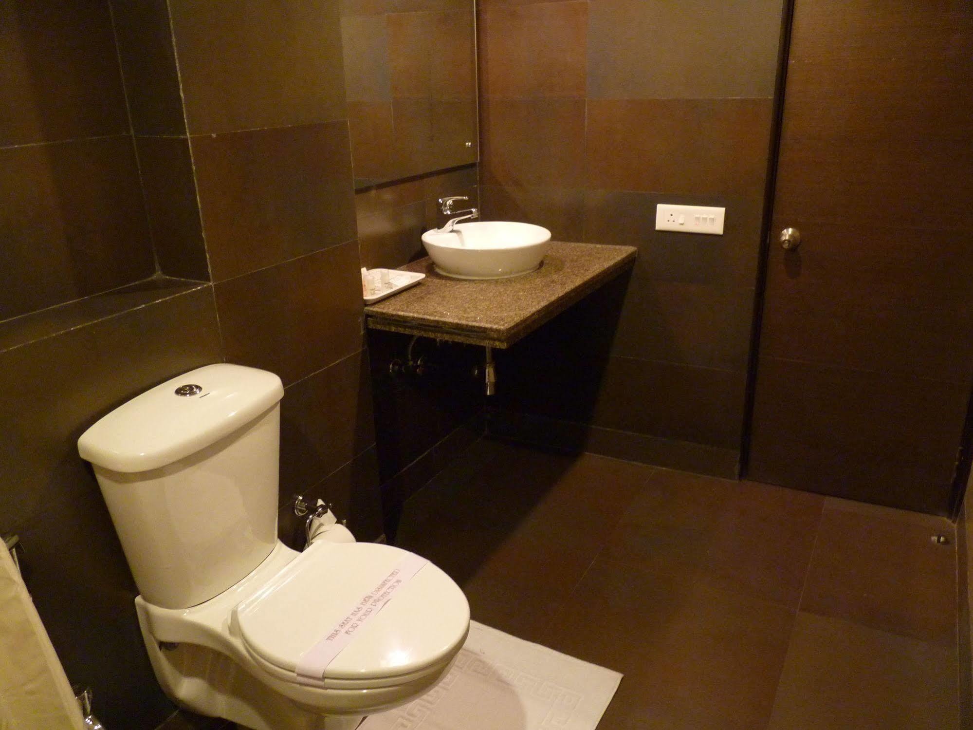 Treebo Trend Hotel Relax Inn Kolkata Exterior photo